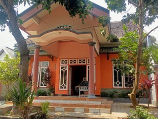 Di Jual Rumah Cantik ,Murah, pinggir jalan di Blitar  Ada sisa Tanah