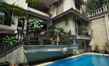 Dijual Rumah Classic Lebak Bulus LT 600 m², 5 Kamar, Parkir 4 Mobil – Rp18 Miliar