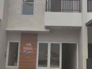 dijual murah rumah diGladiola Residence