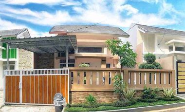 Dijual Cepat Rumah siap huni dalam komplek nyaman dan Strategis di Cibubur