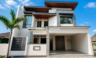 Rumah Baru Bagus 2lt Modern Tropical di Solo