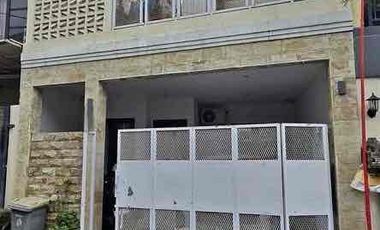 Rumah minimalis 2 lantai terawat siap huni lokasi Denpasar barat