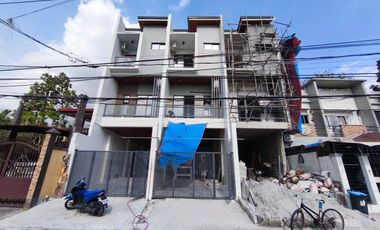 For Sale Three Storey Townhouse 2 Carport in Greenheights Village Paranaque  - JB
