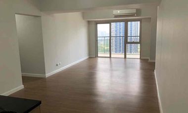 3 Bedroom Condo with 1 Parking Slot For Sale in Two Maridien, High Street South, BGC