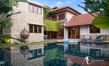 FREEHOLD | 5-BEDROOM TROPICAL VILLA IN PETITENGET