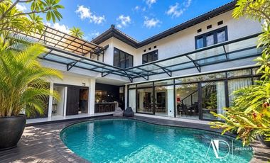 FREEHOLD | 3-BEDROOM ELEGANT TROPICAL VILLA IN KEROBOKAN