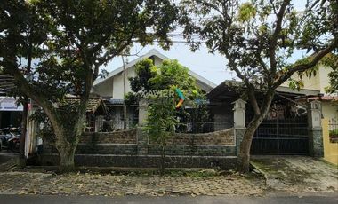 Dijual Rumah Poros Jalan Siap Huni di Danau Maninjau Malang