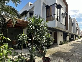 FOR RENT | SMART TOWNHOUSE WITH BUILT-IN SOLAR