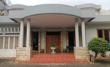 Jual Rumah dekat Stasiun MRT Cipete LT 819 M2 Plus Swimming Pool Cipete Selatan Cilandak Jakarta Selatan Bawah Harga Pasar