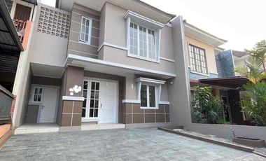 Rumah Dua Lantai Baru Renov Kota Wisata Cibubur