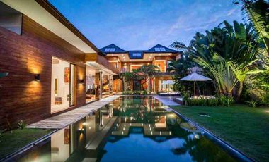 Luxury Villa Tropical Walking Distance Petitenget Beach Seminyak