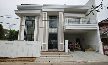 Dijual Rumah Brand New Posisi Hoek Ada Swimming Pool dan Balkon Lokasi Strategis Dekat Bxc Mall di Bintaro Tangsel Gb 18598