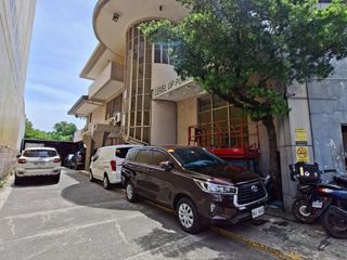 3 storey commercial building and warehouse along Ortigas Avenue, east greenhills
