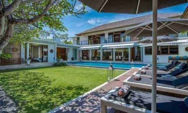 Luxury Villa 300 meter Walking Distance ke Pantai Petitenget