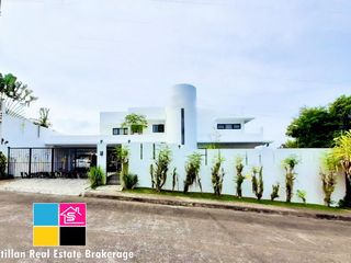 OVERLOOKING HOUSE WITH SWIMMING POO FOR SALE AT ALTA VISTA PARDO CEBU CITY