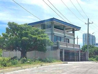 HOUSE AND LOT FOR RENT 5 BEDROOM