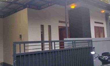 Dijual rumah minimalis second rasa baru habis di servis lokasi dalung permai Selatan pompa bensin