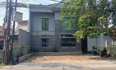 Dijual Gedung Kantor 3 Lantai Strategis Rawamangun LT 300 m² – LB 361 m² | Rp20 M || NEGO !!