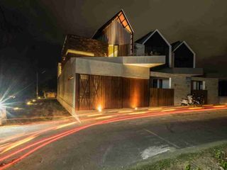Disewakan Villa modern minimalis 4 bedroom di canggu - Berawa
