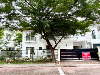Paseo de Magallanes House for Sale