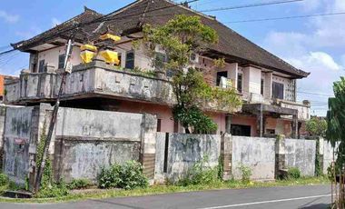 Jual Rumah Posisi Hook Jl Bubgtomo Denpasar area Hunian strategis kota Denpasar Barat