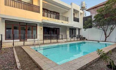 Rumah Siap Huni Dengan S Pool di Pejaten Barat