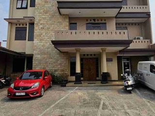 Gedung Mewah 3 Lantai Siap Pakai