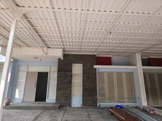 Dijual Rumah di Greenlake Uk 10x25 m Kamar tidur : 3+1 Kamar mandi : 3+1 2 lantai Jual : 5,6 M  Sewa : 130 jt