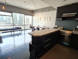 Spacious 1-Bedroom Unit with Parking near Glorietta and Greenbelt