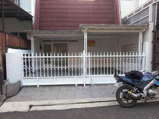 DISEWAKAN MURAH! RUMAH DI PONDOK INDAH DEKAT DARI PIM