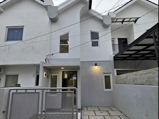 Dijual Rumah Baru Lingkungan Nyaman dan Aman Siap Huni Lokasi di Ciwastra Bandung
