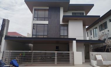 House and Lot w/ Elevator and swimming Pool in Tahanan Village Paranaque for Sale - JB