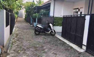 Di jual rumah 2 lantai kokoh permanen di lokasi peninggilan Ciledug Tangerang kota