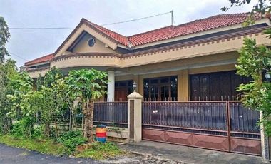 Dijual Rumah Dengan Suasana Asri Di Jl. Candi Pawon Ngaliyan, Semarang