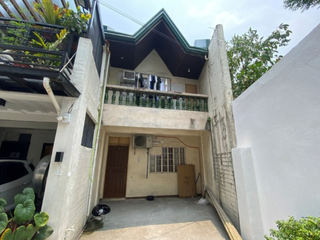 [08230-N-571] House & lot for sale at Pangilinan Compound at Tandang Sora Quezon City