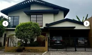 House with pool in Loyola Grand Villas
