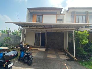 Di Sewakan   Cluster Kireina Park, BSD City. Rumah hook