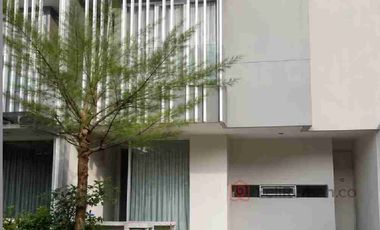 DIJUAL RUMAH DISCOVERY,Bintaro Tangerang Selatan.nrl
