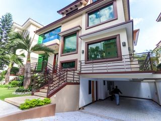 5-BEDROOM 5BR HOUSE FOR RENT  MCKINLEY HILL VILLAGE