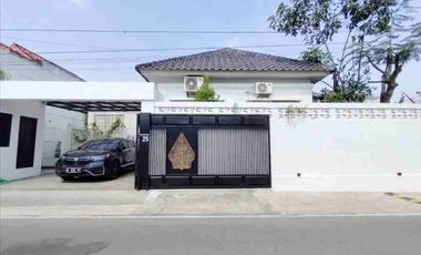 Rumah Mewah Semi Furnish di Colomadu