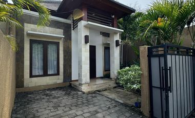 Di Jual Rumah Semi Villa di Kawasan Perumahan 2 gate sistem  Di Taman Giri Asri