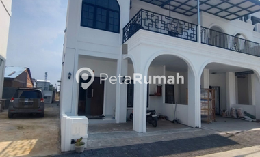DIJUAL VILLA JALAN MARELAN RAYA PASAR III KOMPLEK DE VERSAILLES SUITE - MEDAN MARELAN  (indra & andy)