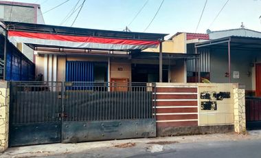 Dijual Rumah dan Toko Dekat Kampus di Jl Candi-candi Malang