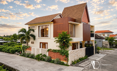 FREEHOLD | MODERN 3-BEDROOM VILLA IN KEDUNGU, TABANAN