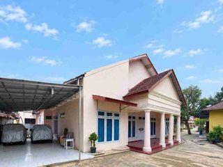 DIJUAL – Rumah LT 851/LB 468 m² Full Furnished 9 KT Pinggir Jalan Raya Cianjur 🏡✨