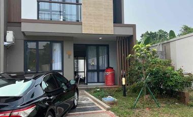 Rumah Dua Lantai Semi Furnished Cluster Baru Kota Wisata