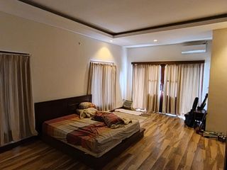 RUMAH DI RENON JARAK 5 MENIT DGN KENDARAAN KE PANTAI SANUR DENPASAR BALI
