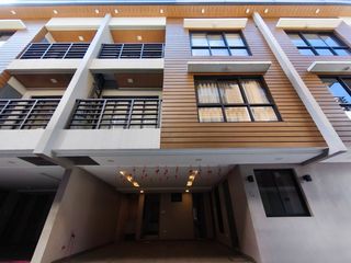 4-Bedroom Inner Unit Townhouse with 2-Car Garage in Teachers Village West Quezon City -AJCQ