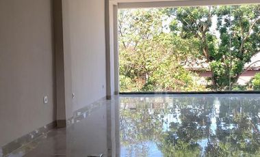 RUKO 3 LANTAI BANGUNAN BARU DI PRIME LOCATION RENON – DENPASAR