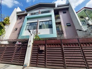 For Sale 3 Storey Modern Townhouse w/ Roofdeck in Kamuning, Q.C. KSA